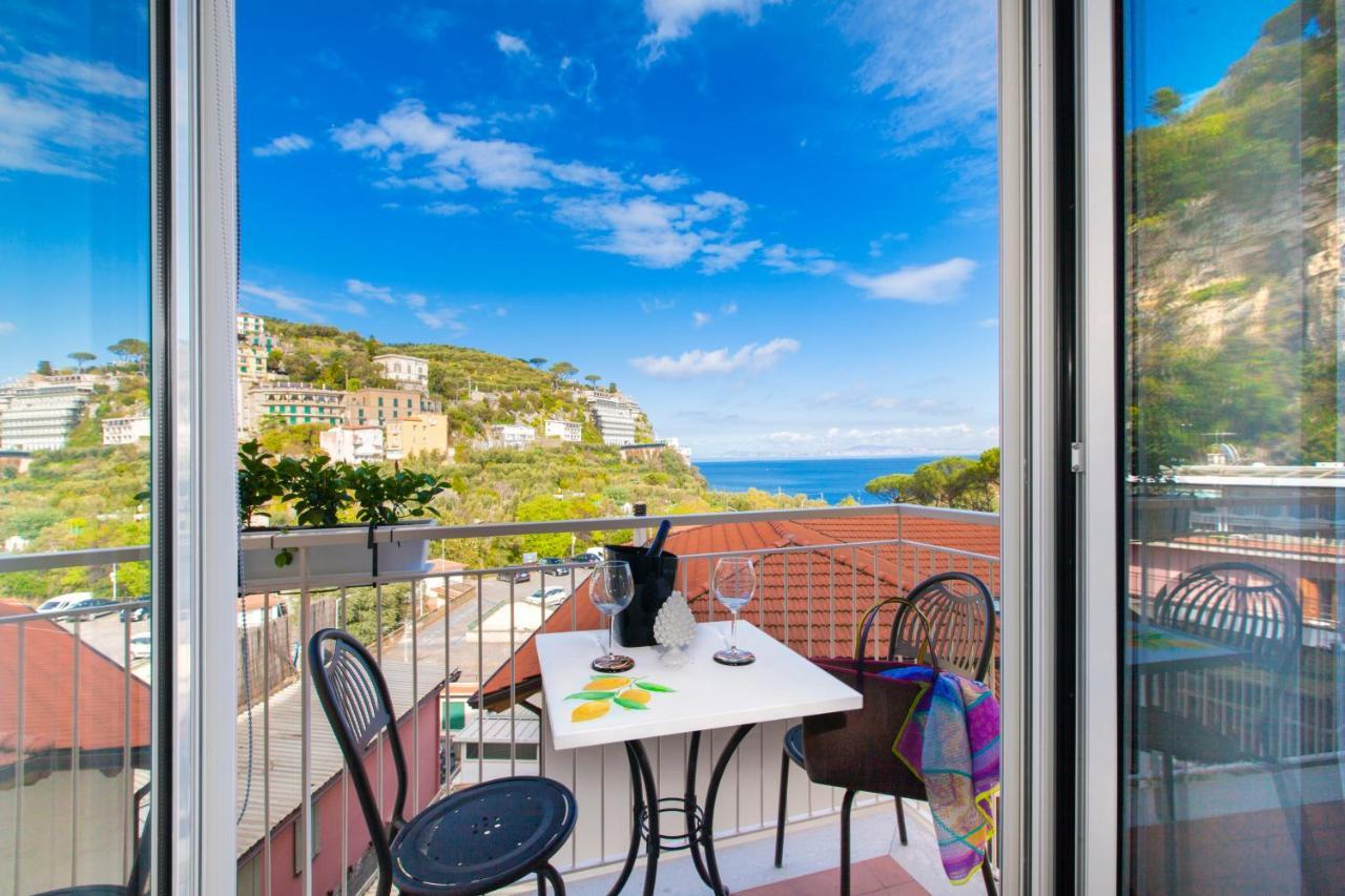 Sorrentovibes - Luxury Home Sea View & Jacuzzi In Sorrento Centre Exterior foto