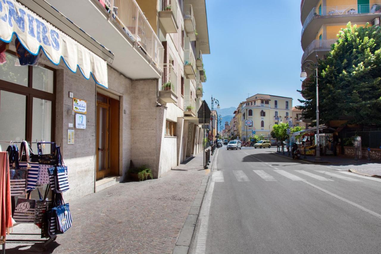 Sorrentovibes - Luxury Home Sea View & Jacuzzi In Sorrento Centre Exterior foto