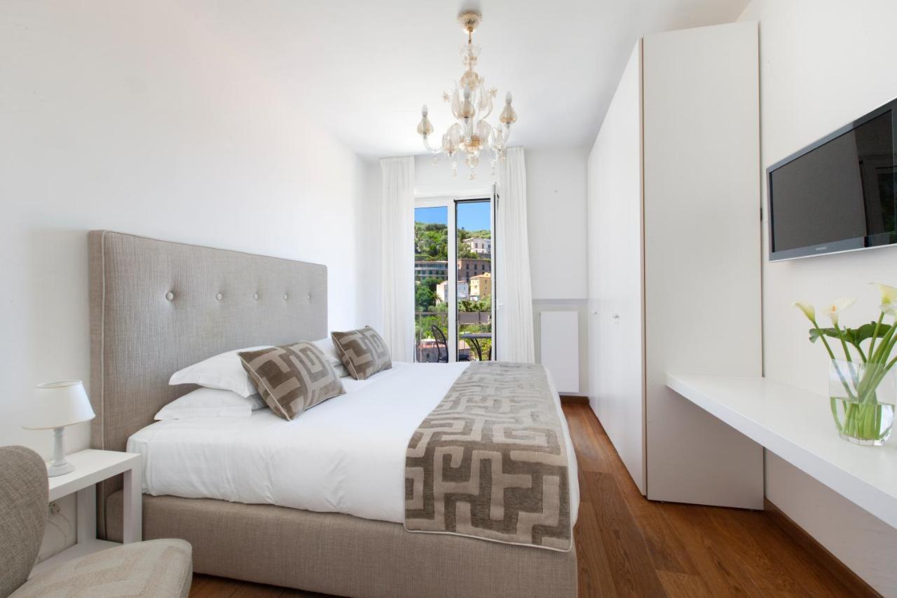 Sorrentovibes - Luxury Home Sea View & Jacuzzi In Sorrento Centre Exterior foto